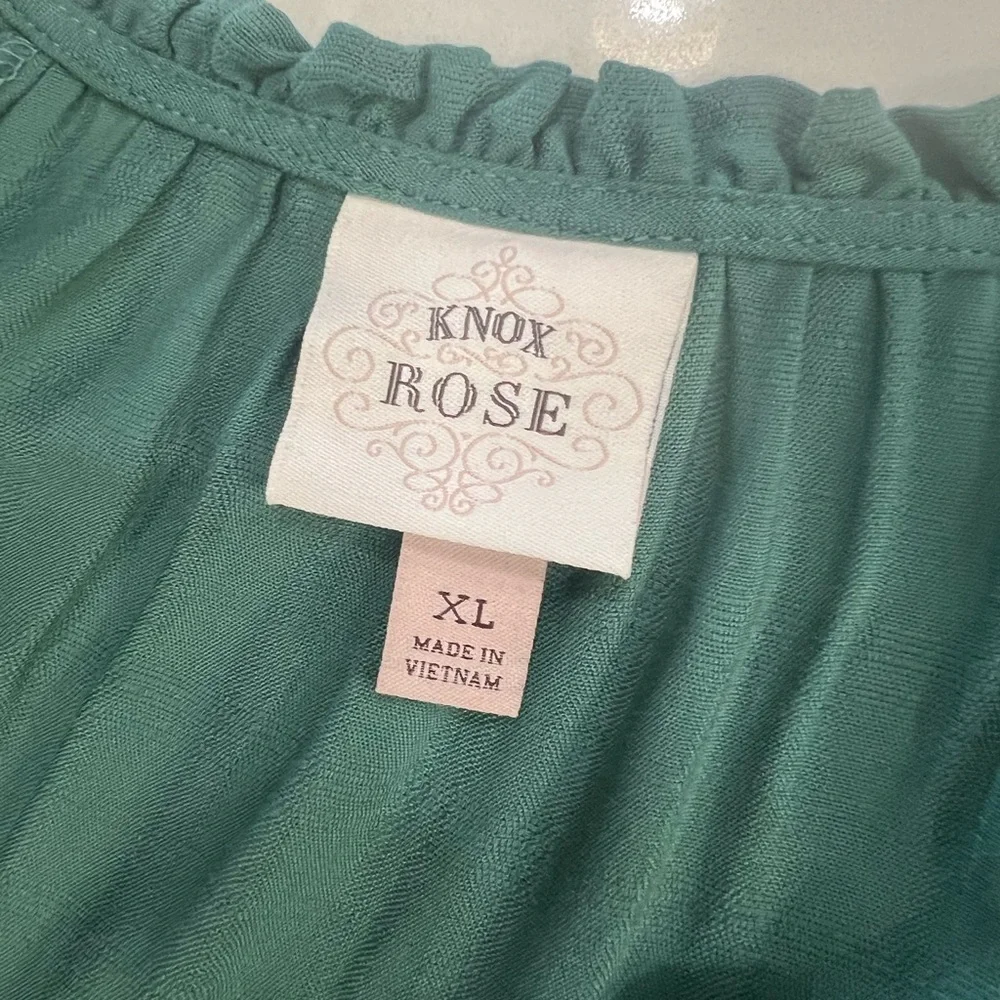 Knox Rose Green Buttoned Peplum Tunic - Picture 12 of 13